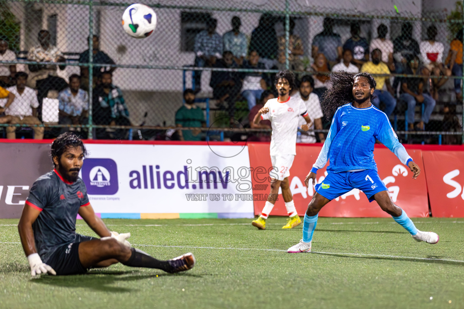 Club Fen vs Club Aasandha in Club Maldives Cup 2024 held in Rehendi Futsal Ground, Hulhumale', Maldives on Friday, 27th September 2024. 
Photos: Hassan Simah / images.mv