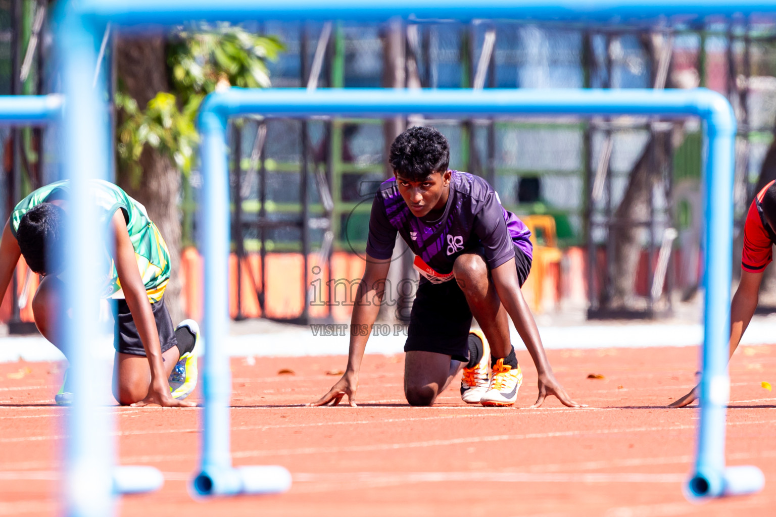 Day 3 of Inter-school Athletics Championship 2025 held in Ekuveni Synthetic Track, Male', Maldives on Wednesday, 08th October 2025. Photos by: Nausham Waheed / Images.mv