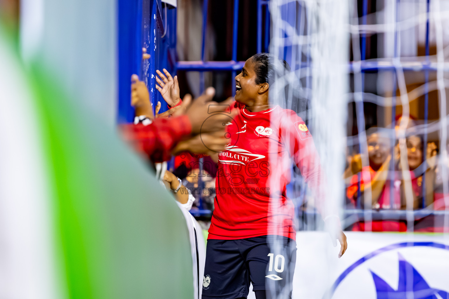 Goidhoo vs Dhonfan in the finals of Better in Baa Futsal Fiesta 2025 woman's division held in B. Eydhafushi, Maldives on Monday, 17th November 2025. Photos: Nausham Waheed / images.mv