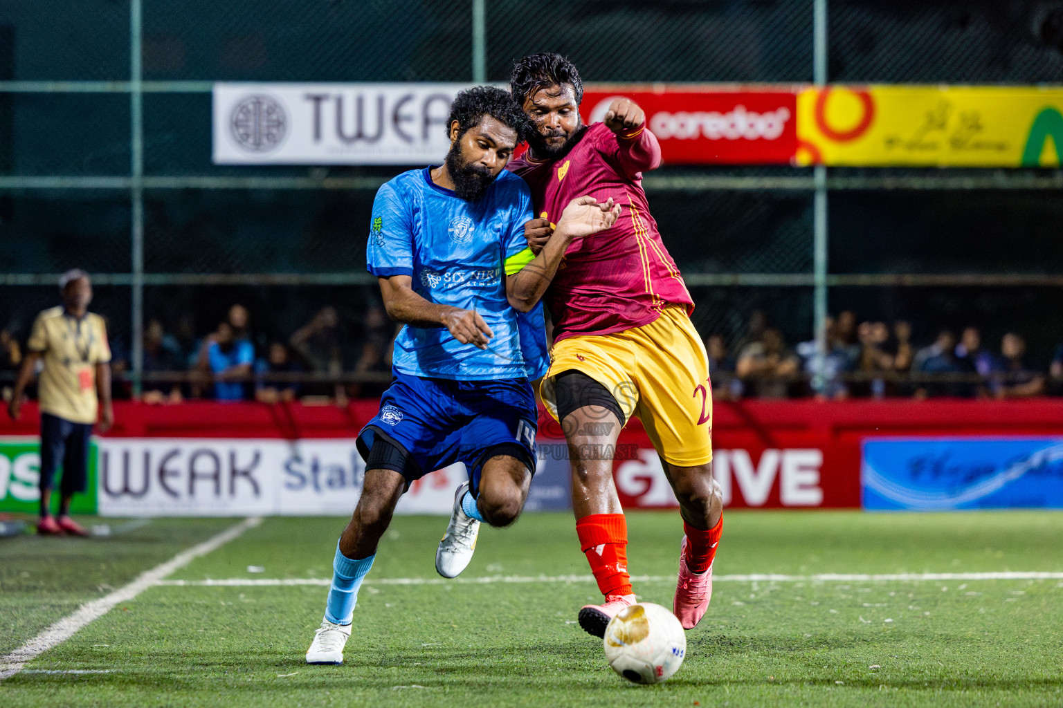 M Maduvvari VS M Dhiggaru in Day 8 of Golden Futsal Challenge 2025 was held on Sunday, 12th January 2025, in Hulhumale', Maldives Photos: Nausham Waheed , Ismail Thoriq / images.mv