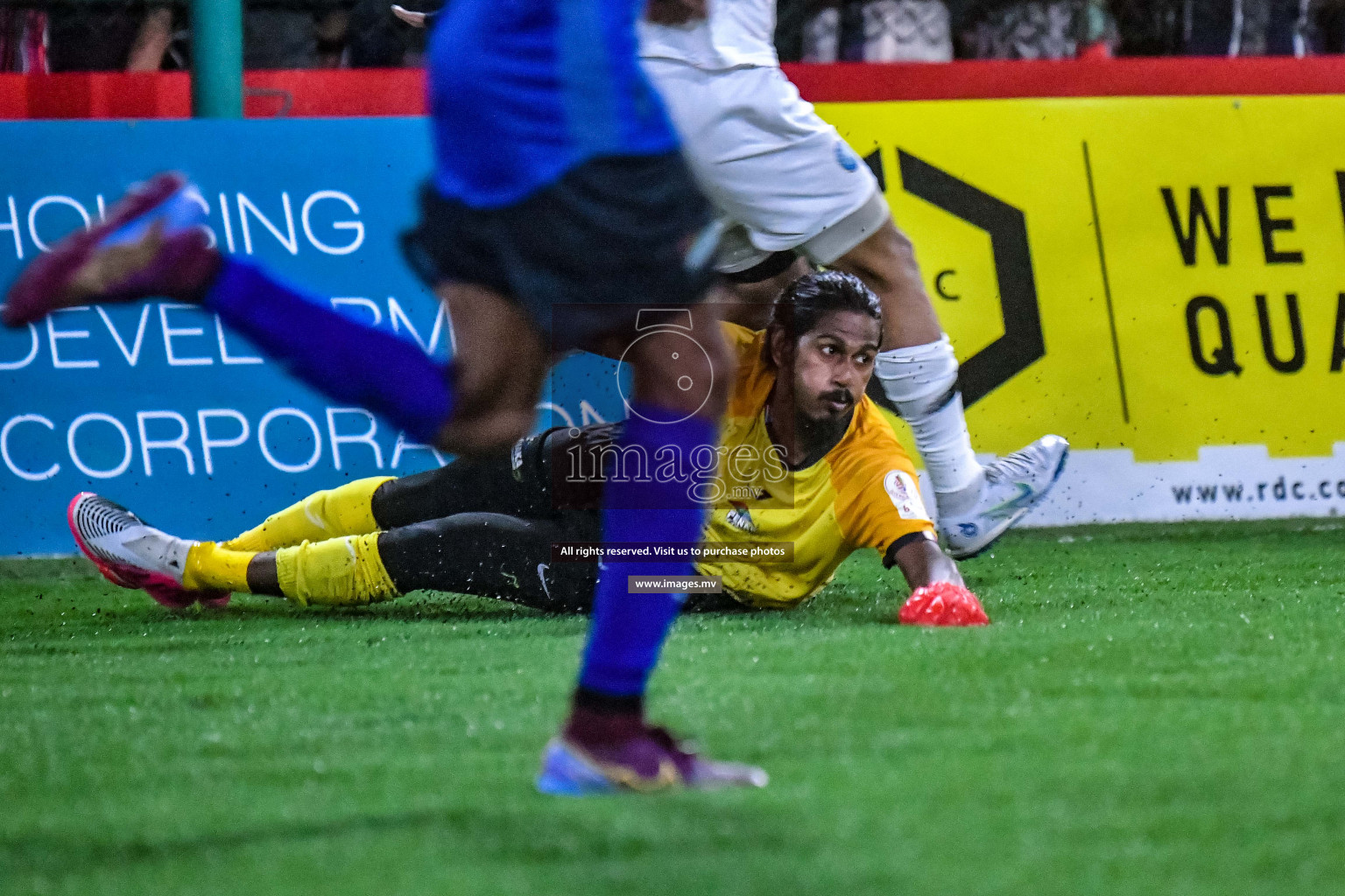 Team Fenaka vs Team Civil Court in Club Maldives Cup 2022 was held in Hulhumale', Maldives on Friday, 14th October 2022. Photos: Nausham Waheed / images.mv