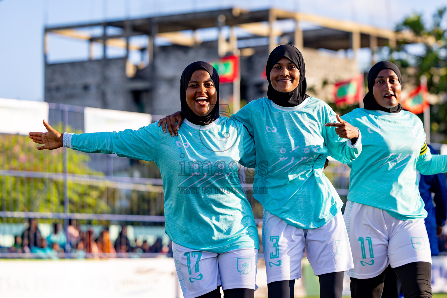 Dhonfanu vs Hithaadhoo in Day 2 of Better in Baa Futsal Fiesta 2025 Woman's division held in B. Eydhafushi, Maldives on Thursday, 6th November 2025. Photos: Nausham Waheed / images.mv