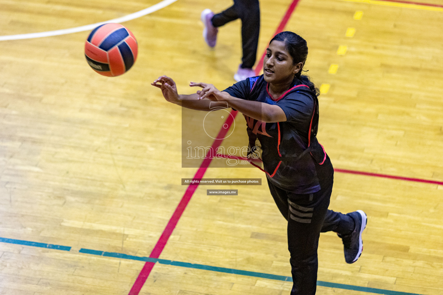 Xenith Sports Club vs Youth United Sports Club in the Milo National Netball Tournament 2022 on 18 July 2022, held in Social Center, Male', Maldives. Photographer: Shuu, Hassan Simah / Images.mv