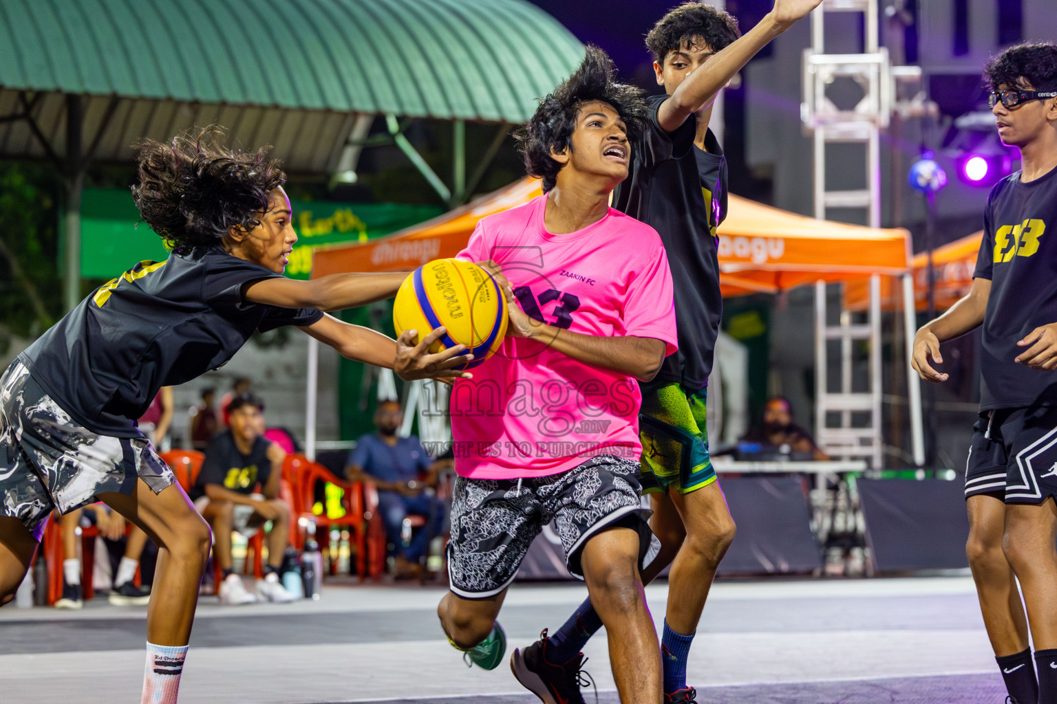 Day 7 of MILO Ramadan 3x3 Challenge 2024 was held in Ekuveni Outdoor Basketball Court at Male', Maldives on Monday, 18th March 2024.
Photos: Mohamed Mahfooz Moosa / images.mv