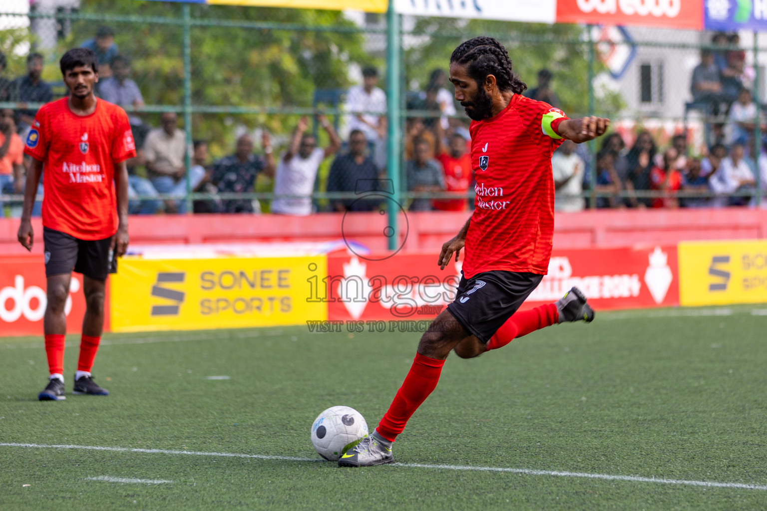 Sh. Kanditheemu  VS  Sh. Foakaidhoo in Day 12 of Golden Futsal Challenge 2024 was held on Friday, 26th January 2024, in Hulhumale', Maldives 
Photos: Hassan Simah / images.mv