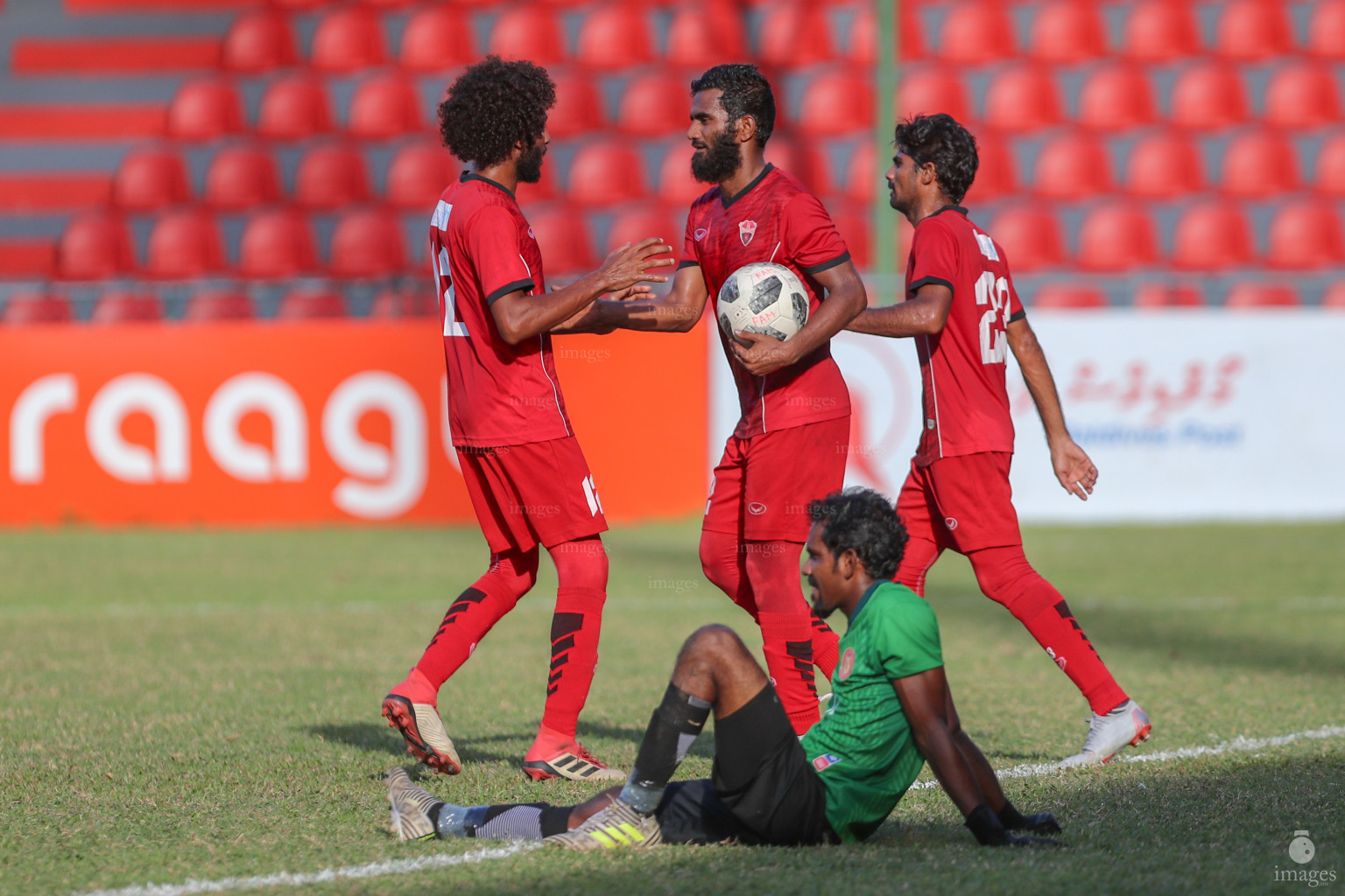 TC Sports Club vs Victory Sports Club in Dhiraagu Dhivehi Premier League 2018 in Male, Maldives, Monday  October 22, 2018. (Images.mv Photo/Suadh Abdul Sattar)