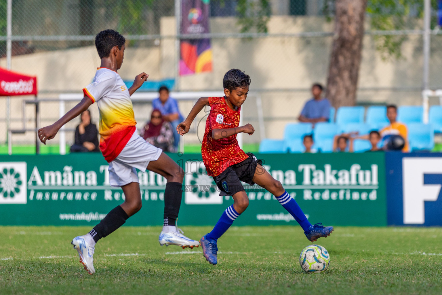 Club Eagles vs Super United Sports (U12) in Day 4 of Dhivehi Youth League 2024 held at Henveiru Stadium on Thursday, 28th November 2024. Photos: Shuu Abdul Sattar/ Images.mv