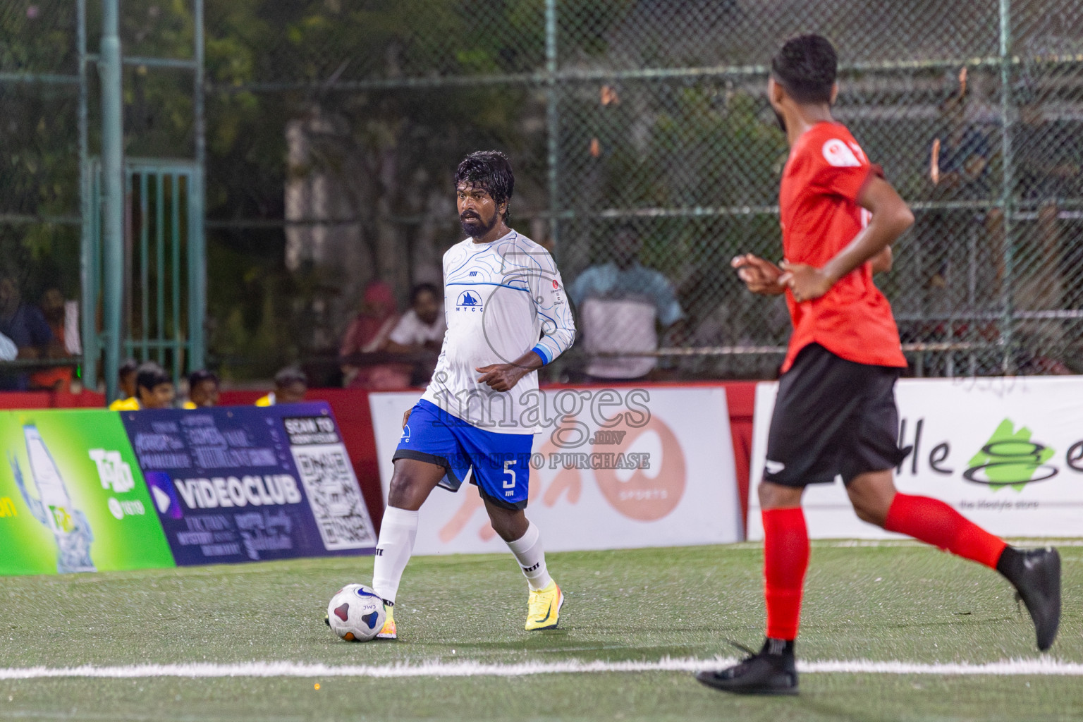 United BML vs Team MTCC in Club Maldives Cup 2024 held in Rehendi Futsal Ground, Hulhumale', Maldives on Saturday, 28th September 2024. 
Photos: Hassan Simah / images.mv