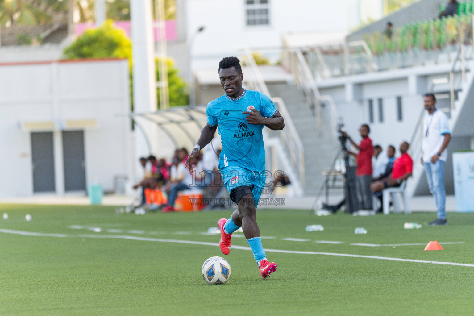 Irumathi FC VS Middle East in Day 5 of Eydhafushi Cup 2025 held in Eydhafushi Football Stadium at B. Eydhafushi, Maldives on Tuesday, 9th September 2025. Photos: Arif Rasheed / images.mv