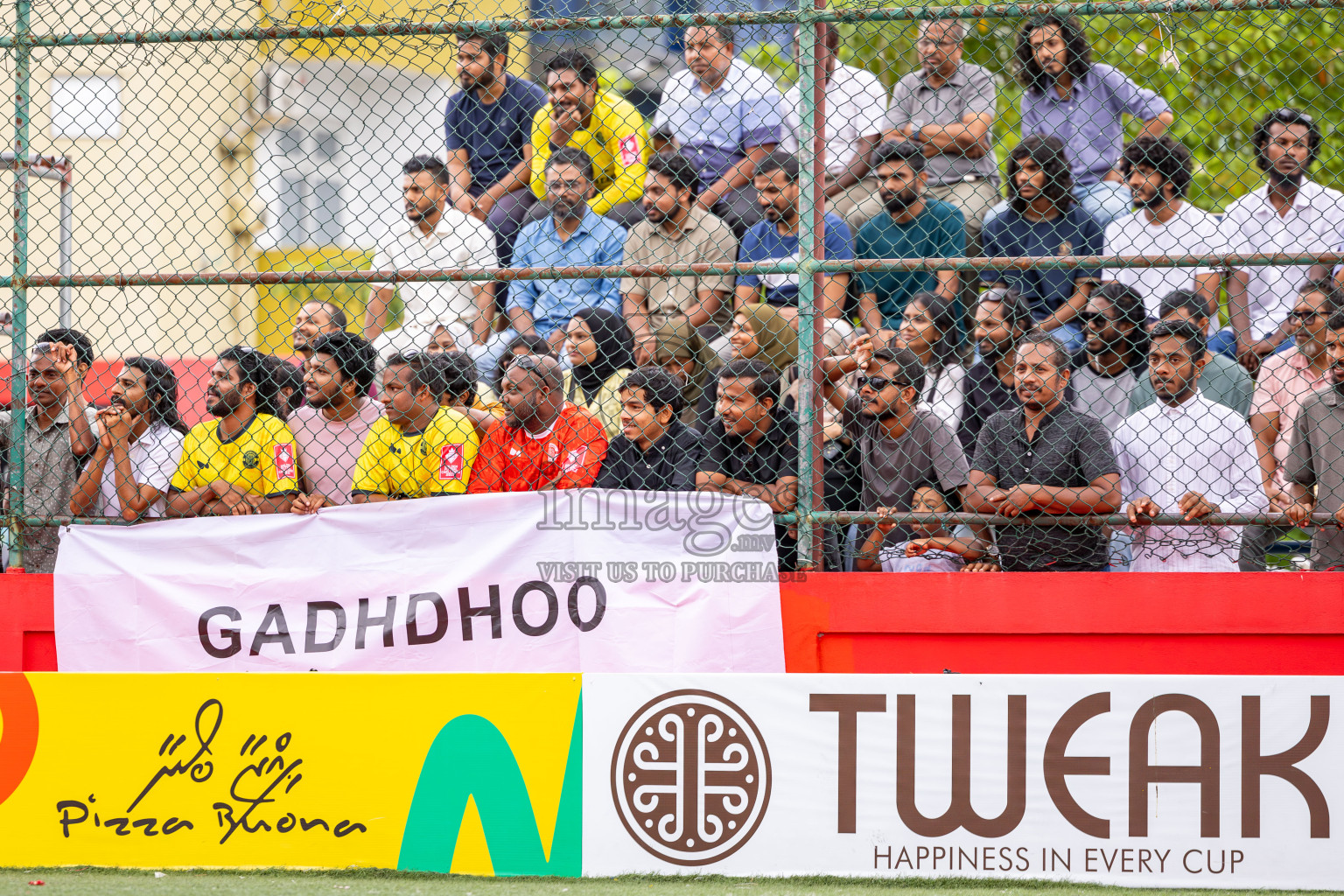 GDh Madaveli VS GDh Gadhdhoo in Atoll Round Semi-Final on Day 20 of Golden Futsal Challenge 2025 was held on Friday, 24th January 2025, in Hulhumale', Maldives.
Photos: Ismail Thoriq / images.mv
