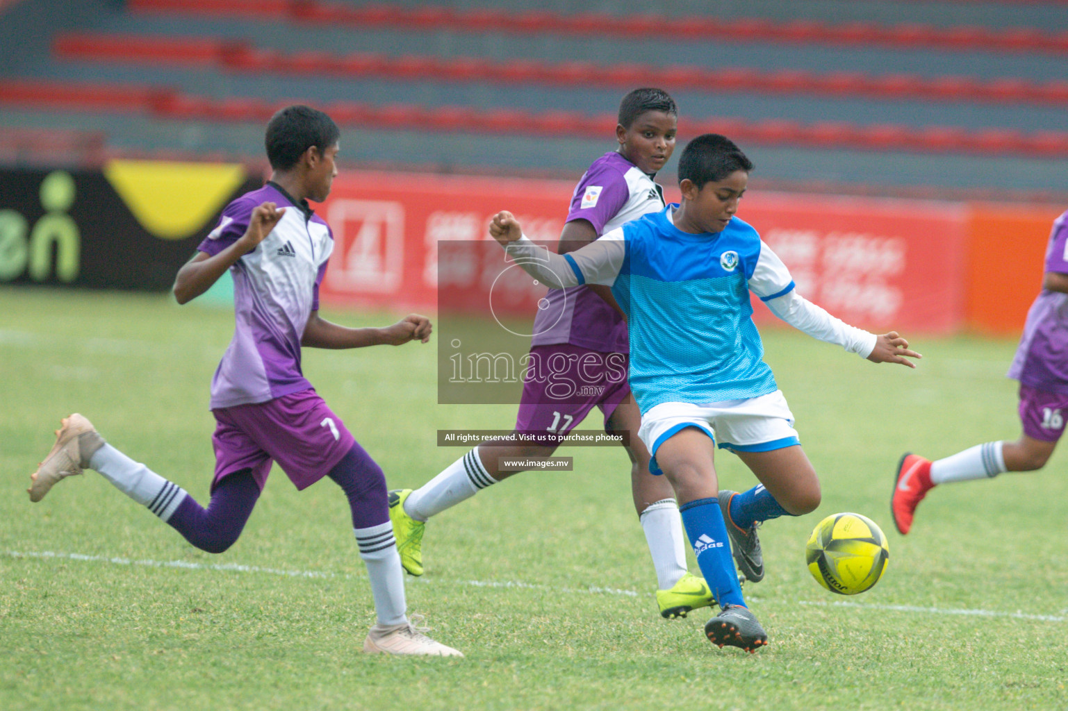 Hiriya School vs LH.EDU.CENTRE in MAMEN Inter School Football Tournament 2019 (U13) in Male, Maldives on 19th April 2019 Photos: Hassan Simah/images.mv