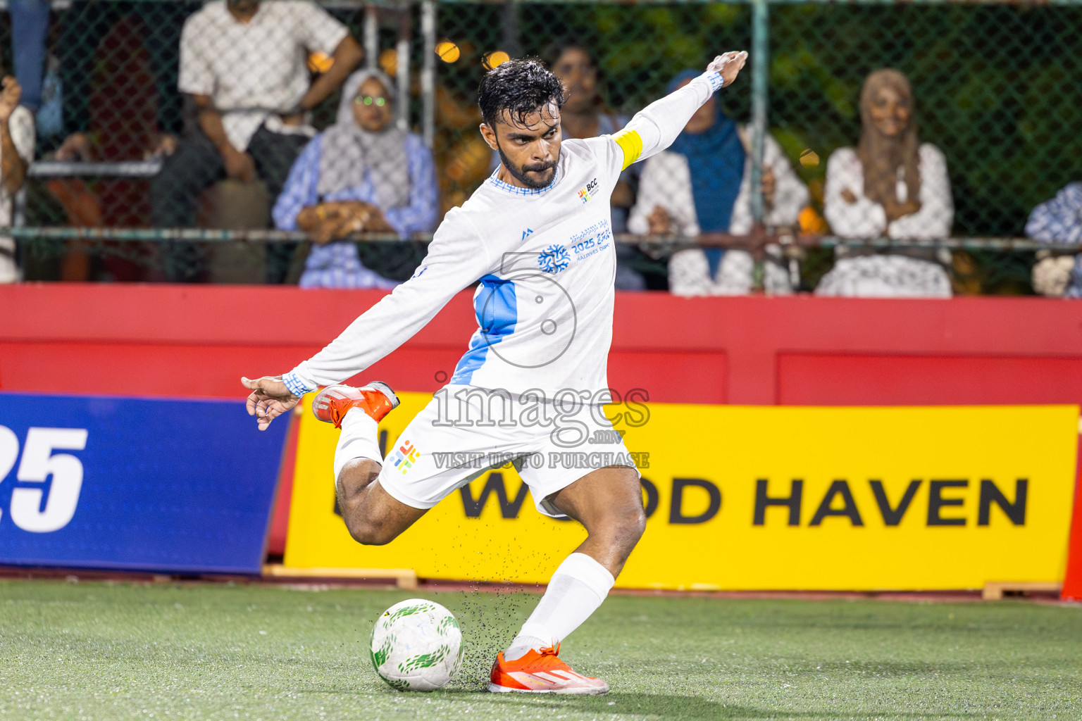 Hulhumale Hospital vs BCC in Day 7 of Office League 2025 was held on Tuesday, 22nd April 2025 in Hulhumale', Maldives. Photos: Ismail Thoriq / images.mv
