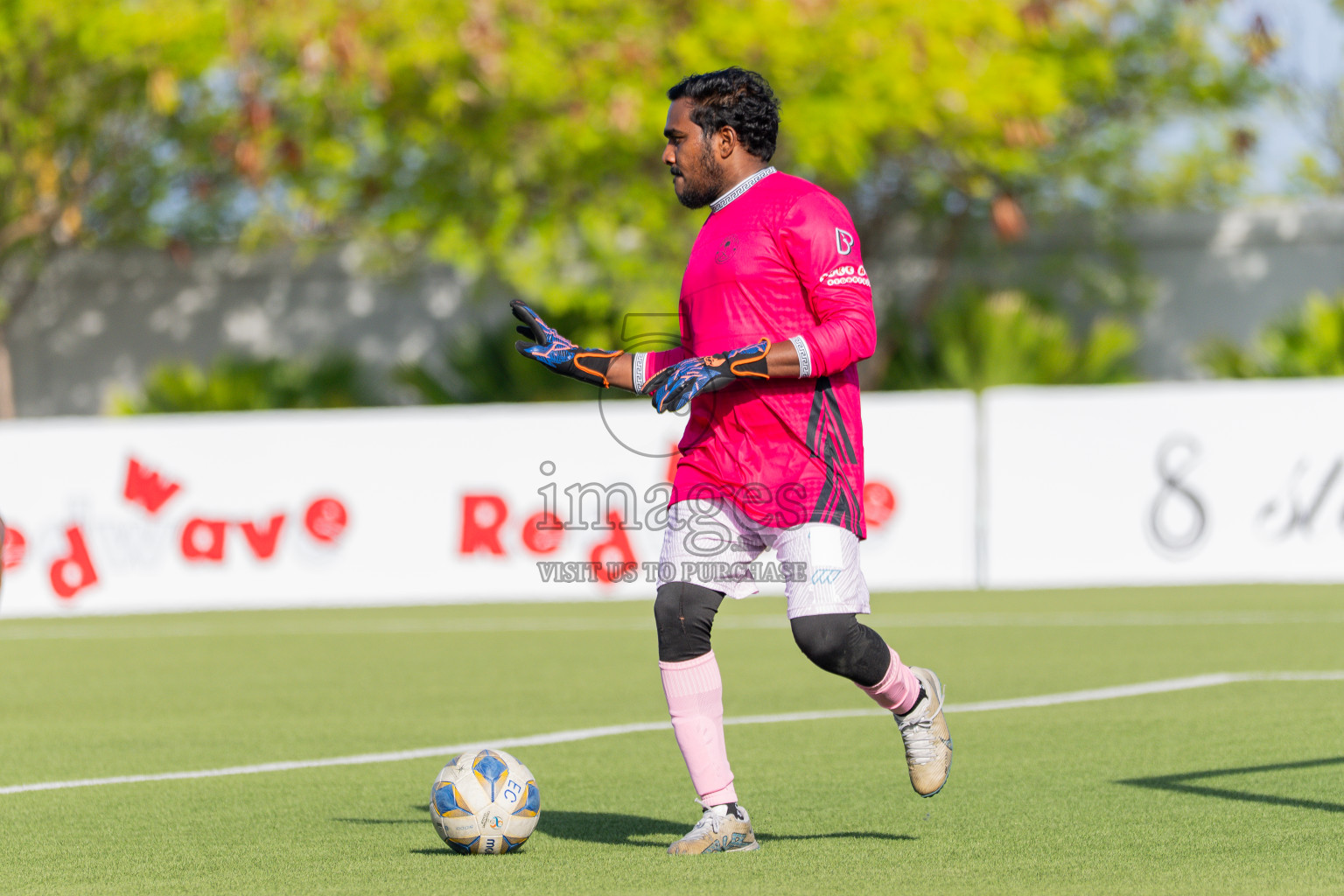 Velaa Sports Club vs Team Middle East in Day 3 of Eydhafushi Cup 2025 held in Eydhafushi Football Stadium at B. Eydhafushi, Maldives on Sunday, 7th September 2025. Photos: Arif Rasheed / images.mv