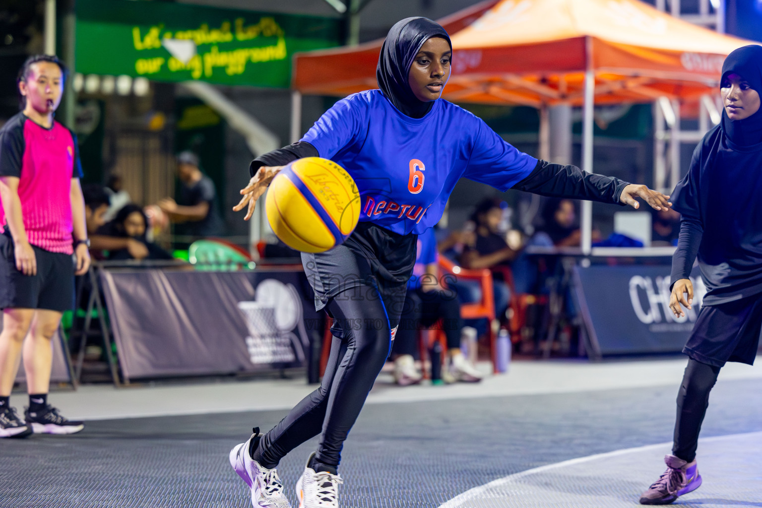 Day 7 of MILO Ramadan 3x3 Challenge 2024 was held in Ekuveni Outdoor Basketball Court at Male', Maldives on Monday, 18th March 2024.
Photos: Mohamed Mahfooz Moosa / images.mv