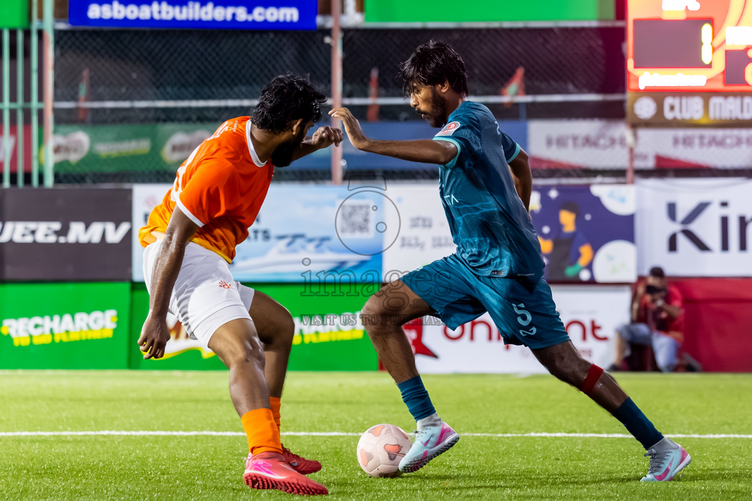 MPL vs Dhiraagu in Day 3 of Club Maldives Cup 2025 was held in Rehendi Futsal Ground, Hulhumale', Maldives on Tuesday, 30th September 2025. Photos: Nausham Waheed / images.mv