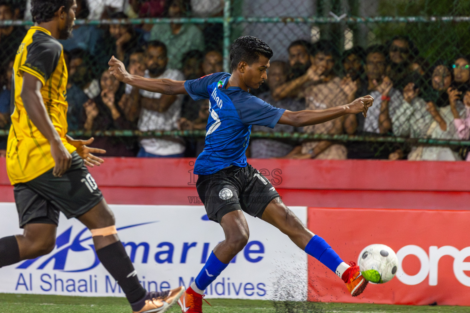 HA Vashafaru vs HA Hoarafushi in Day 5 of Golden Futsal Challenge 2024 was held on Friday, 19th January 2024, in Hulhumale', Maldives Photos: Mohamed Mahfooz Moosa / images.mv