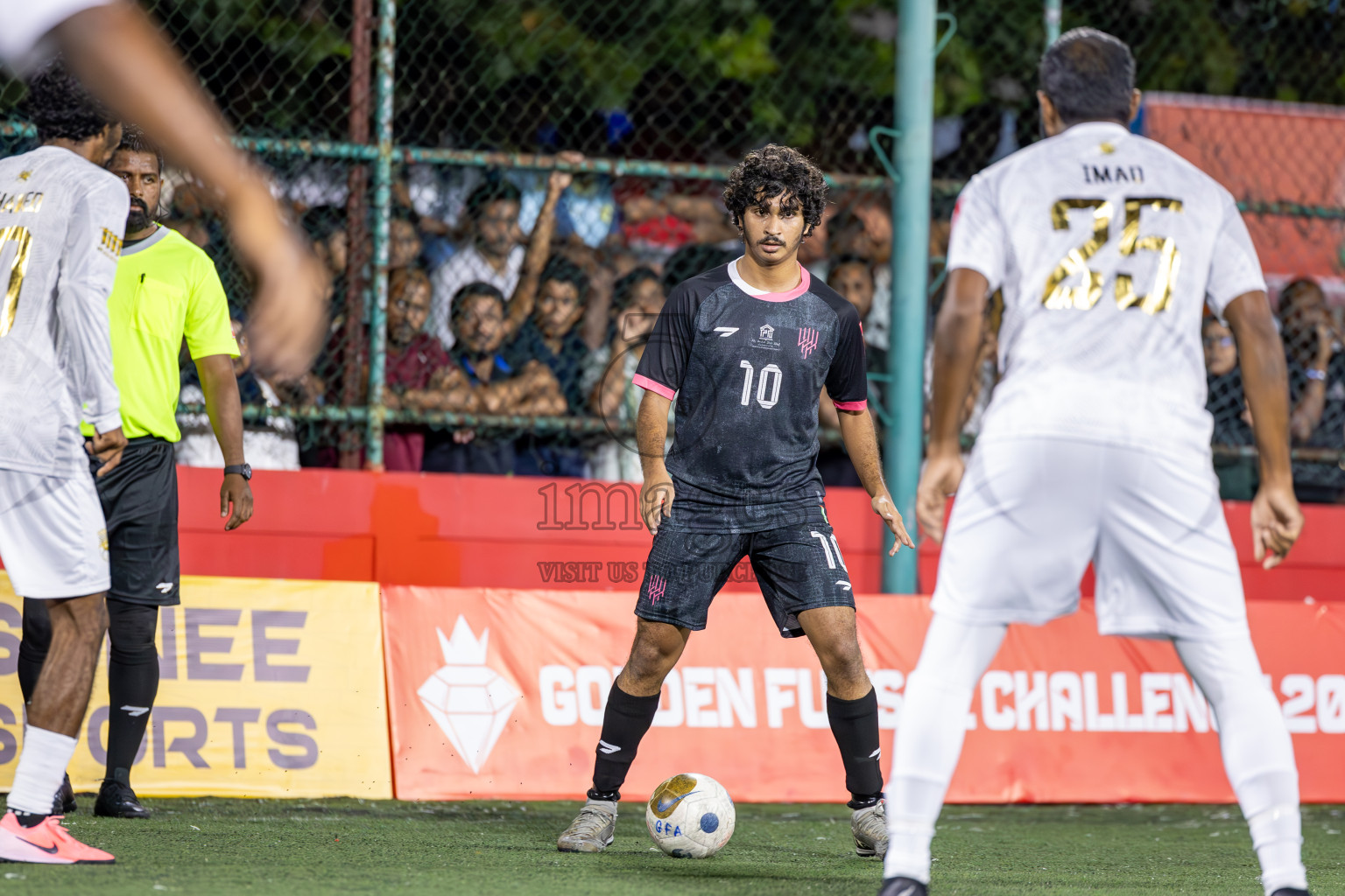 Lh Kurendhoo vs Lh Olhuvelifushi in Day 15 of Golden Futsal Challenge 2025 was held on Sunday, 19th January 2025, in Hulhumale', Maldives. Photos: Ismail Thoriq / images.mv