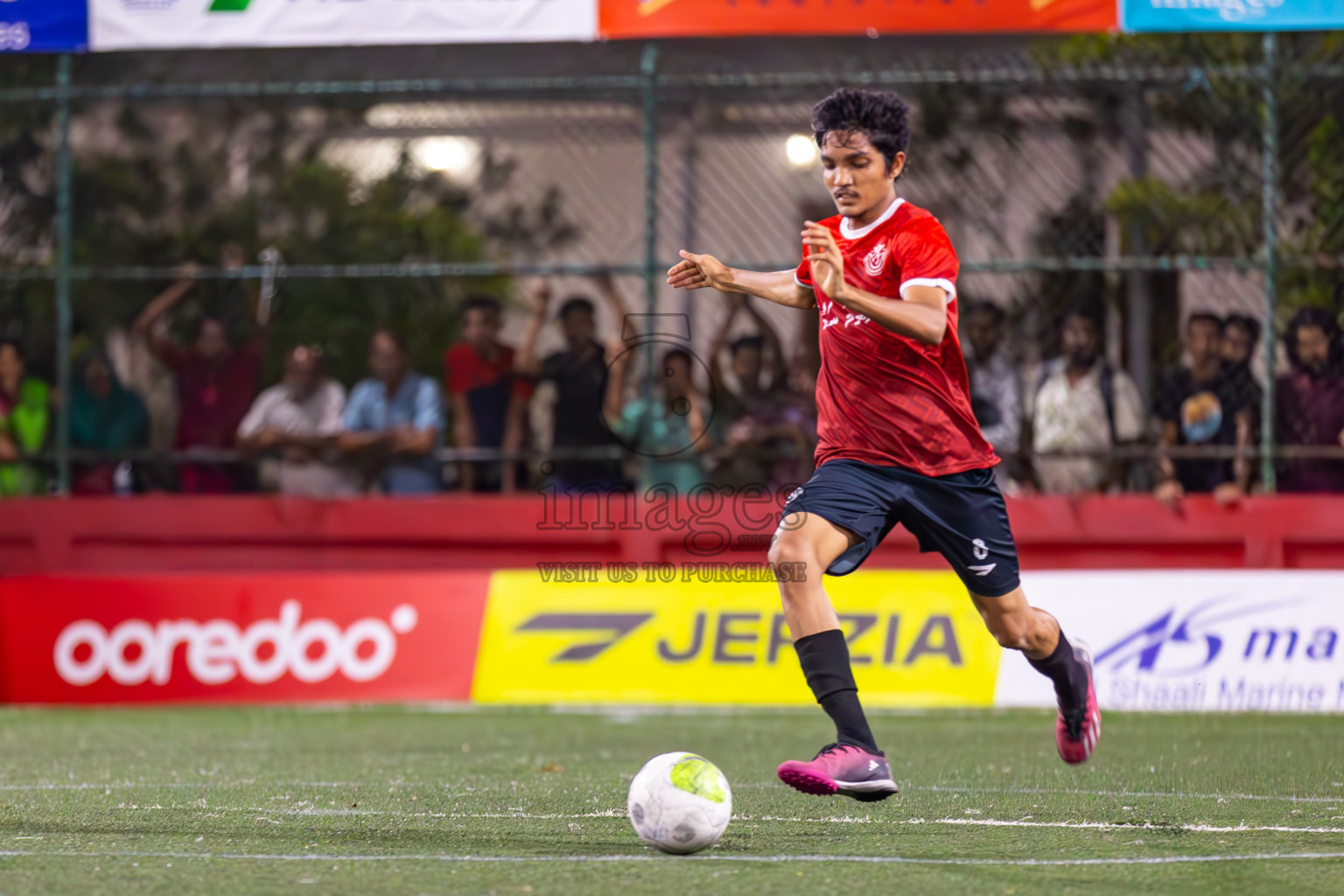 HDh Vaikaradhoo vs HDh Nolhivaran in Day 14 of Golden Futsal Challenge 2024 was held on Sunday, 28th January 2024, in Hulhumale', Maldives
Photos: Ismail Thoriq / images.mv