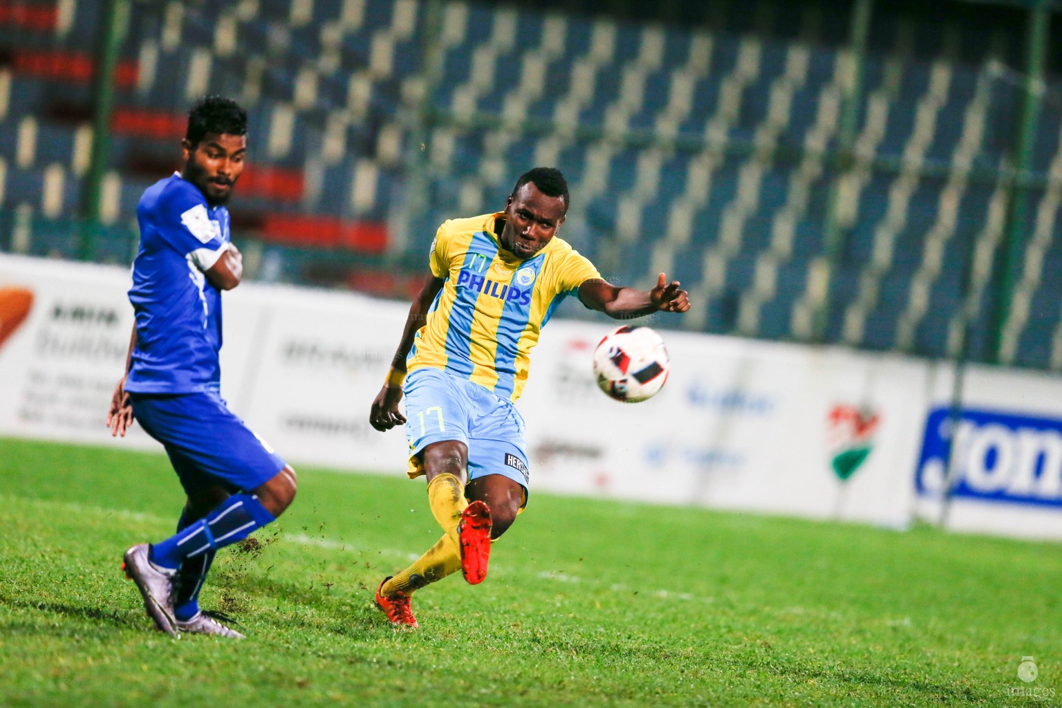 New Radiant SC vs Club Valencia in the Ooredoo Dhivehi Premier League second round in Male', Maldives, Sunday, August. 21 , 2016. (Images.mv Photo/ Hussain Sinan).