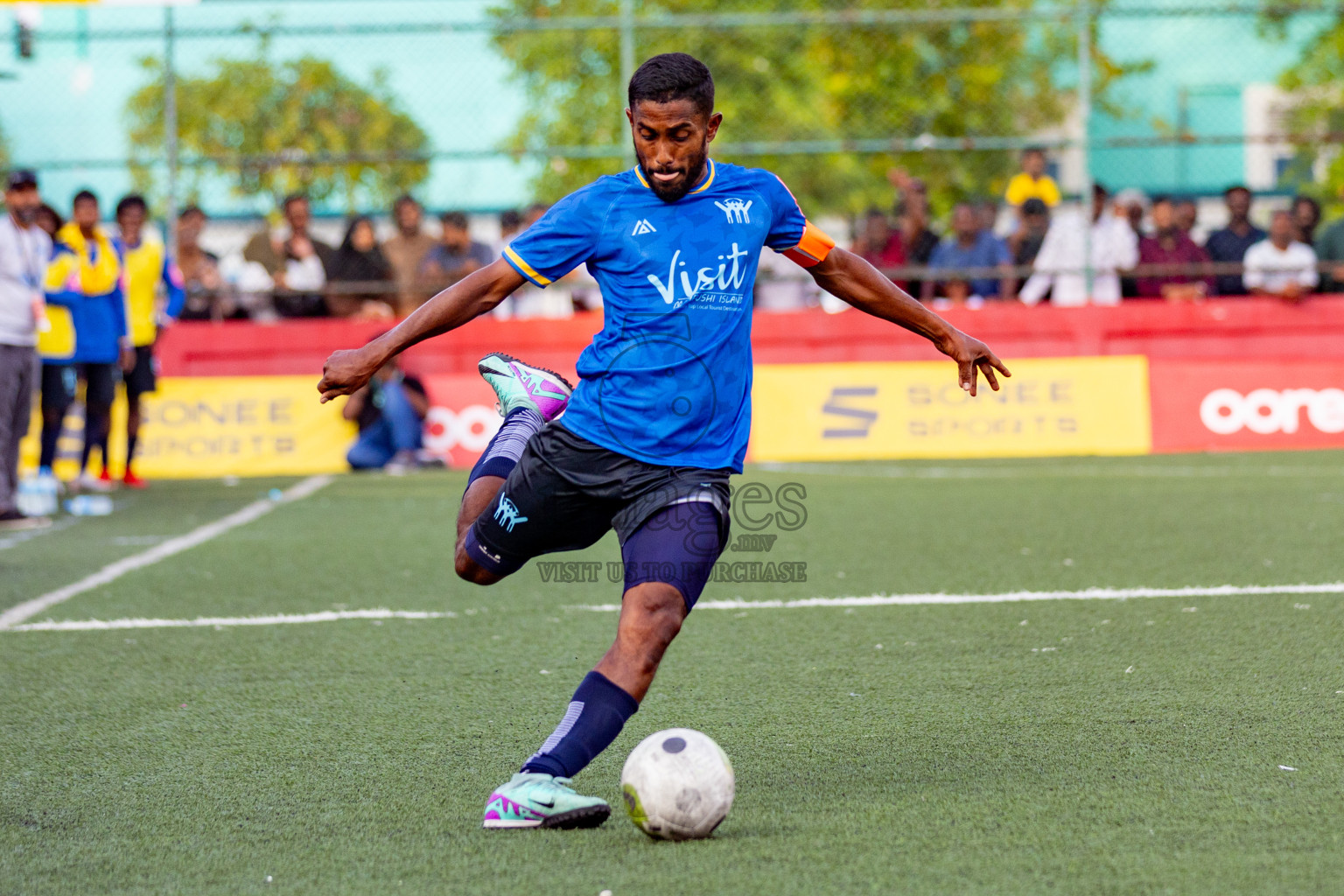 K. Maafushi vs K. Guraidhoo in Day 19 of Golden Futsal Challenge 2024 was held on Friday, 2nd February 2024 in Hulhumale', Maldives 
Photos: Hassan Simah / images.mv