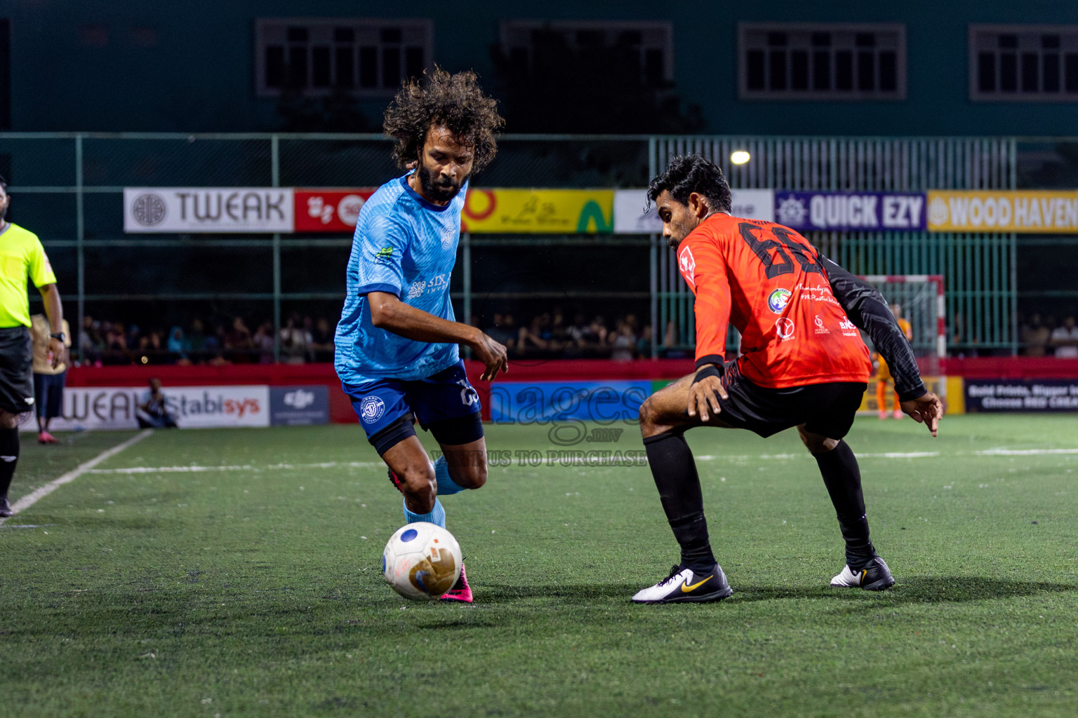 M Dhiggaru vs M Mulak in Day 12 of Golden Futsal Challenge 2025 was held on Thursday, 16th January 2025, in Hulhumale', Maldives.
Photos: Hassan Simah / images.mv