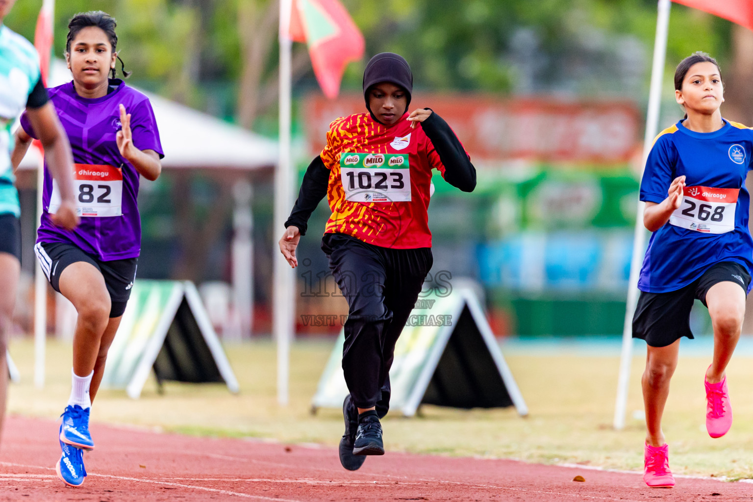 Day 2 of Inter-school Athletics Championship 2025 held in Ekuveni Synthetic Track, Male', Maldives on Tuesday, 07th October 2025. Photos by: Nausham Waheed / Images.mv