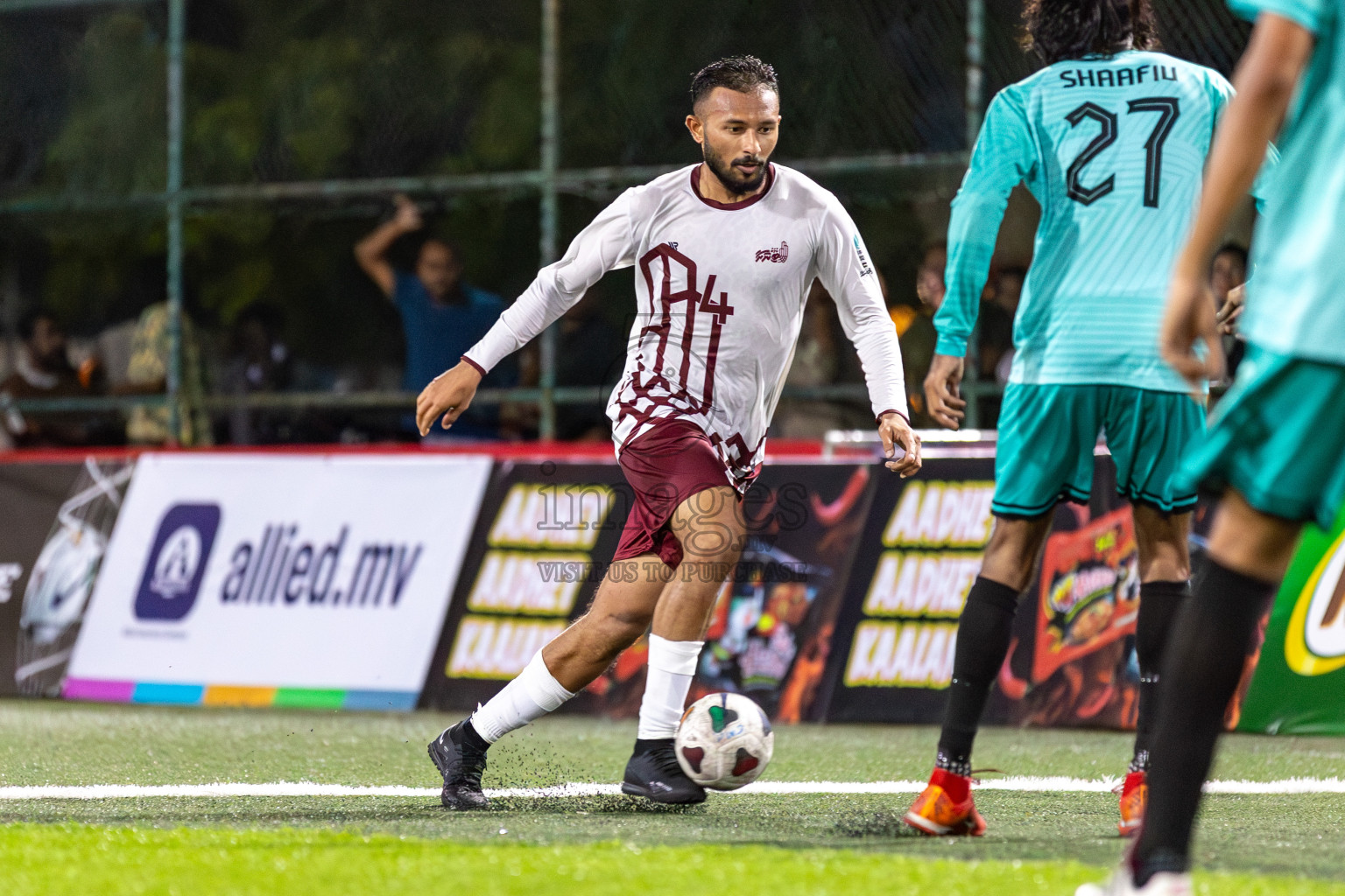 YOUTH RC vs CLUB BINARA in Club Maldives Classic 2024 held in Rehendi Futsal Ground, Hulhumale', Maldives on Tuesday, 10th September 2024. 
Photos: Mohamed Mahfooz Moosa / images.mv