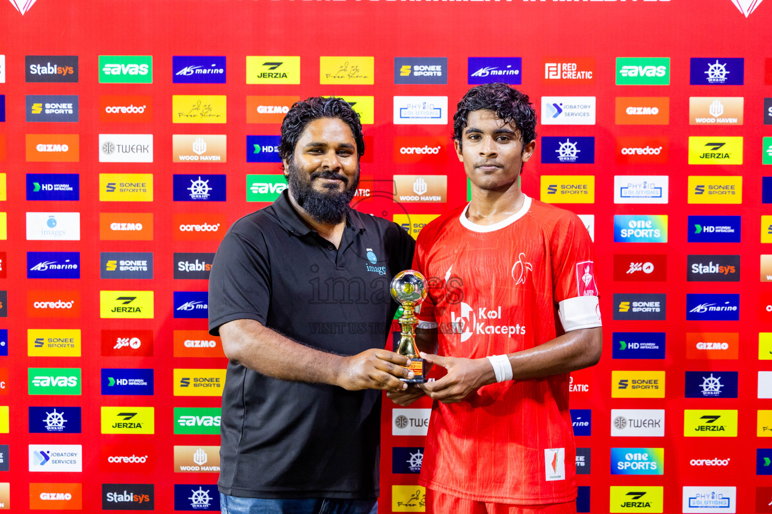 F Dharanboodhoo vs M Dhiggaru in zone round on Day 29 of Golden Futsal Challenge 2025 was held on Sunday , 2nd February 2025, in Hulhumale', Maldives. Photos: Nausham Waheed / images.mv