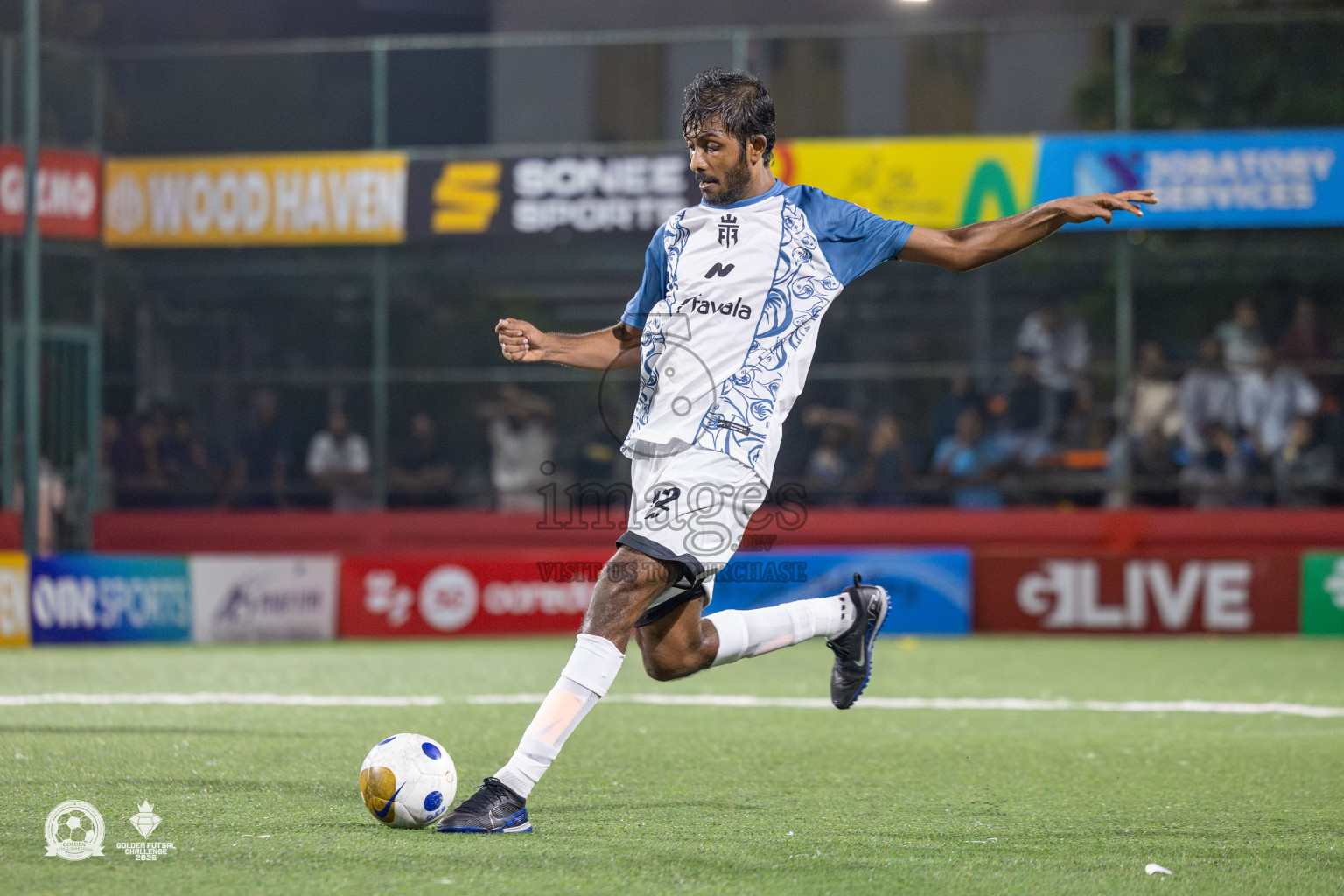 V. Fulidhoo vs V. Felidhoo in Day 12 of Golden Futsal Challenge 2025 was held on Thursday, 16th January 2025, in Hulhumale', Maldives Photos: Mohamed Mahfooz Moosa / images.mv
