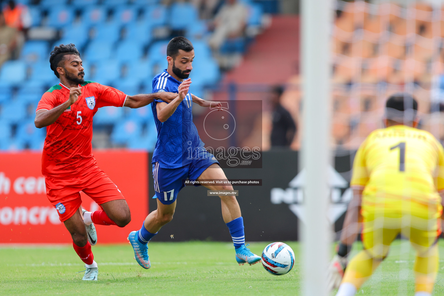 Kuwait vs Bangladesh in the Semi-final of SAFF Championship 2023 held in Sree Kanteerava Stadium, Bengaluru, India, on Saturday, 1st July 2023. Photos: Nausham Waheed, Hassan Simah / images.mv