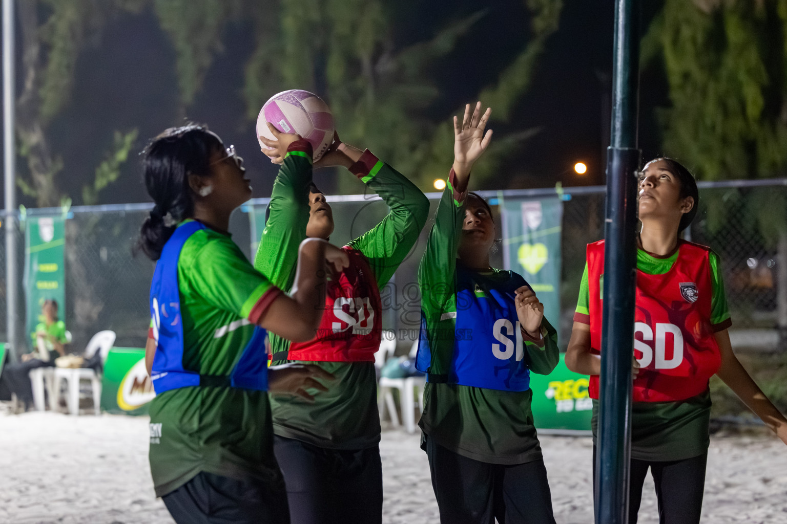 Day 1 of MILO Netball Fest 2025 was held in Cental Park, Hulhumale', Maldives on Thursday, 20th November 2025. 

Photos: Hassan Simah / images.mv