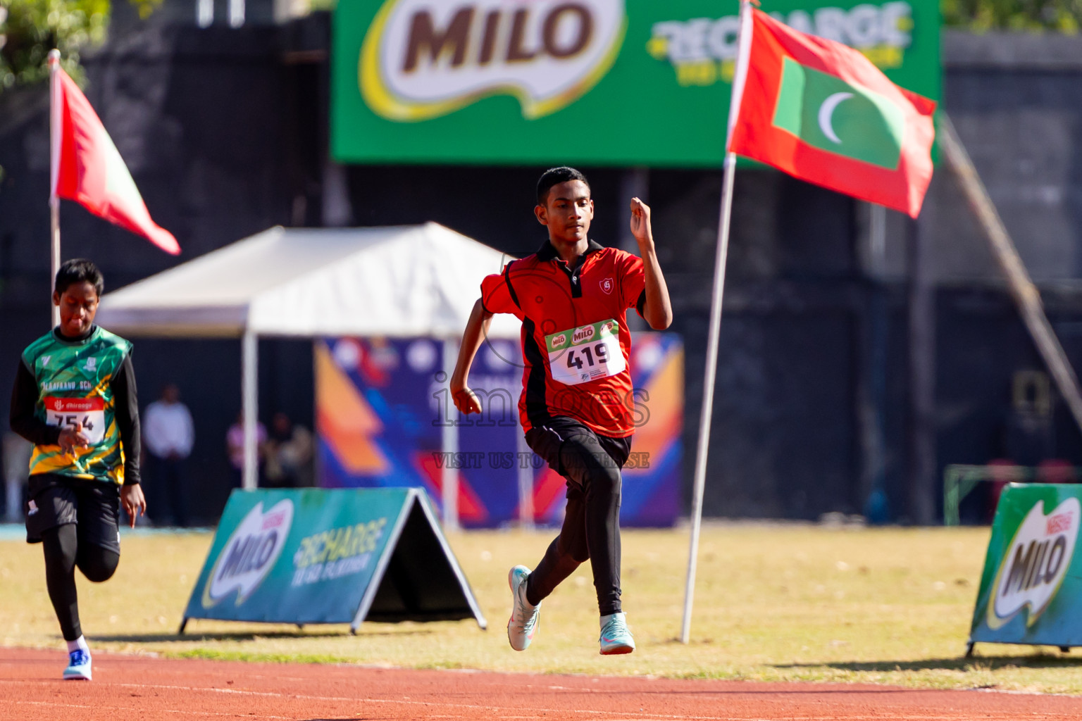Day 1 of Inter-school Athletics Championship 2025 held in Ekuveni Synthetic Track, Male', Maldives on Monday, 06th October 2025. Photos by: Nausham Waheed / Images.mv
