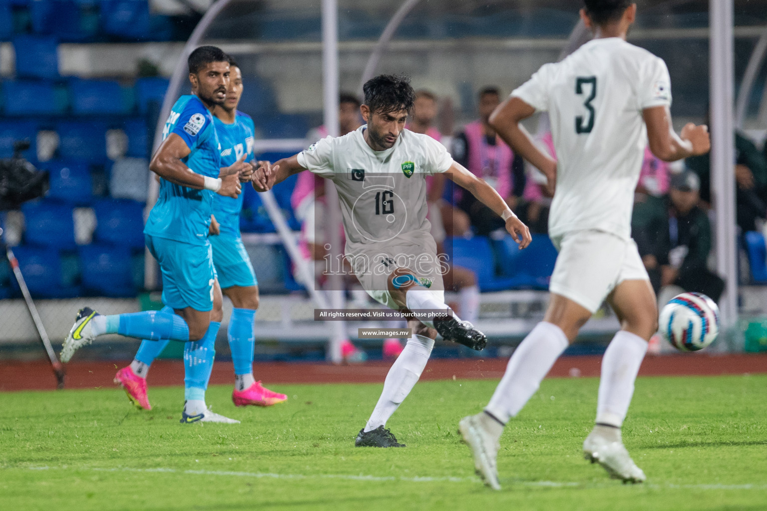 India vs Pakistan in the opening match of SAFF Championship 2023 held in Sree Kanteerava Stadium, Bengaluru, India, on Wednesday, 21st June 2023. Photos: Nausham Waheed / images.mv