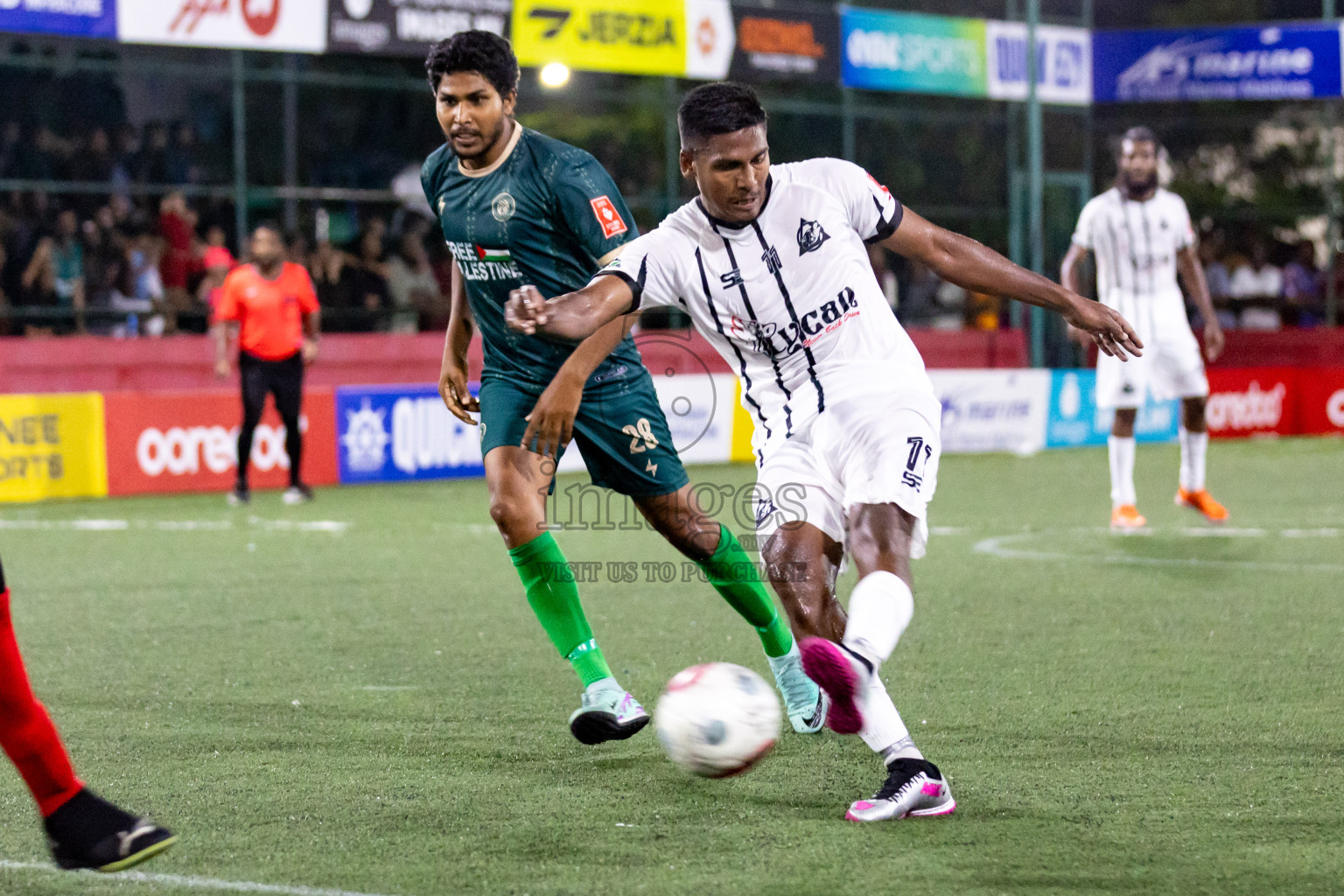 HDh.Nolhivaranfaru VS HDh.Neykurendhoo in Day 6 of Golden Futsal Challenge 2024 was held on Saturday, 20th January 2024, in Hulhumale', Maldives 
Photos: Hassan Simah / images.mv