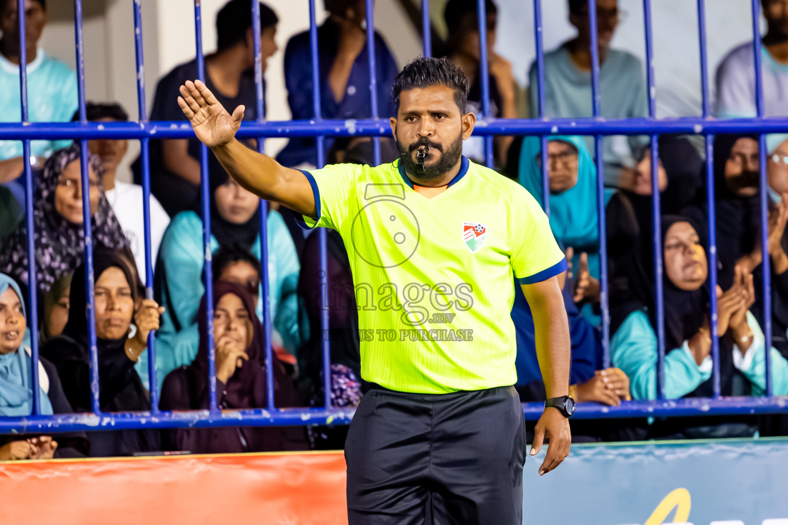 Dhonfan vs Eydhafushi in Day 4 of Better in Baa Futsal Fiesta 2025 Men's division held in B. Eydhafushi, Maldives on Saturday, 8th November 2025. Photos: Nausham Waheed / images.mv