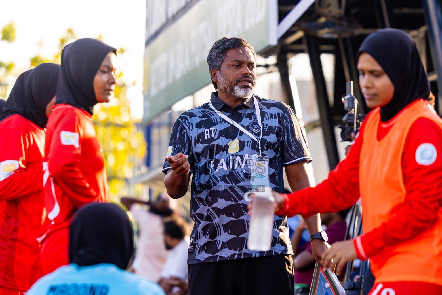 Dhonfanu vs Eydhafushi in Day 1 of Better in Baa Futsal Fiesta 2025 Woman's division held in B. Eydhafushi, Maldives on Wednesday, 5th November 2025. Photos: Nausham Waheed / images.mv