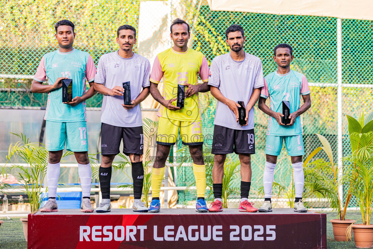 Resort League 2025 Raa Zone - Final Match
Joali vs kothaifaru in Resort League 2025 (Raa Zone) was held on Thursday, 21th august 2025 in JOALI Maldives Resort, Raa Atoll, Maldives. Photos: Areef Adam / images.mv