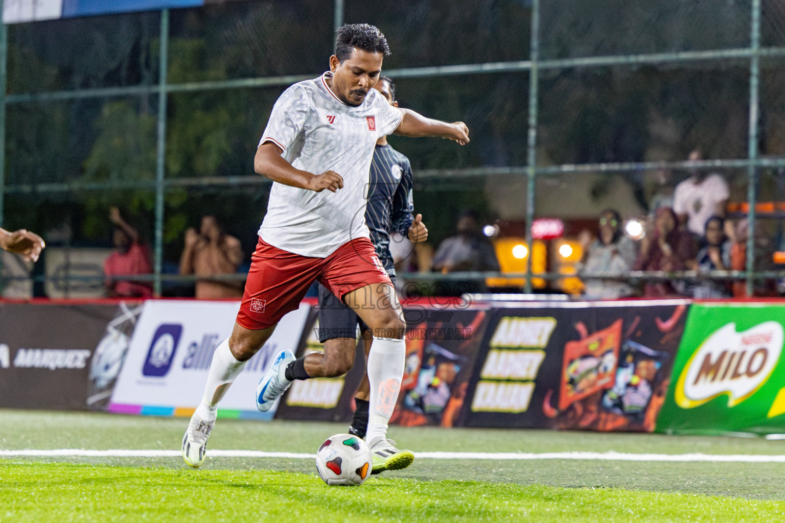 PEMA VS THAULEEMEE GULHUN in Club Maldives Classic 2024 held in Rehendi Futsal Ground, Hulhumale', Maldives on Monday, 9th September 2024. 
Photos: Nausham Waheed / images.mv