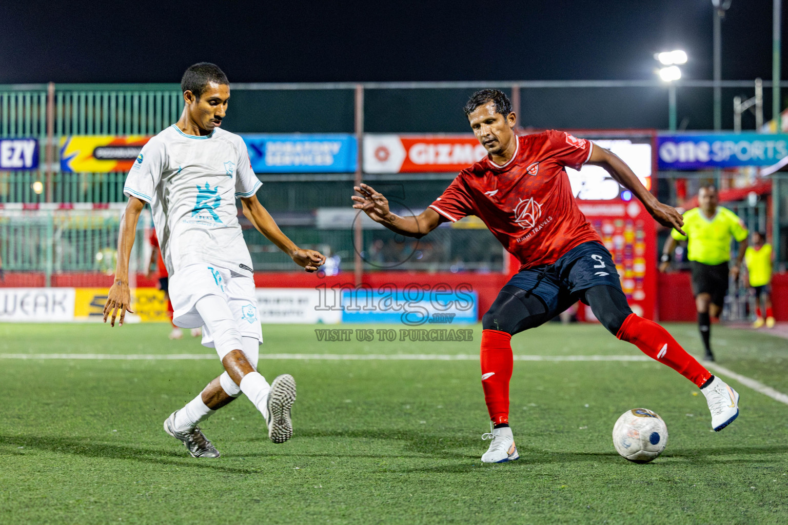 AA. Thoddoo VS ADh. Mahibadhoo in zone round on Day 32 of Golden Futsal Challenge 2025 was held on Wednesday , 5th February 2025, in Hulhumale', Maldives. 
Photos: Hassan Simah / images.mv