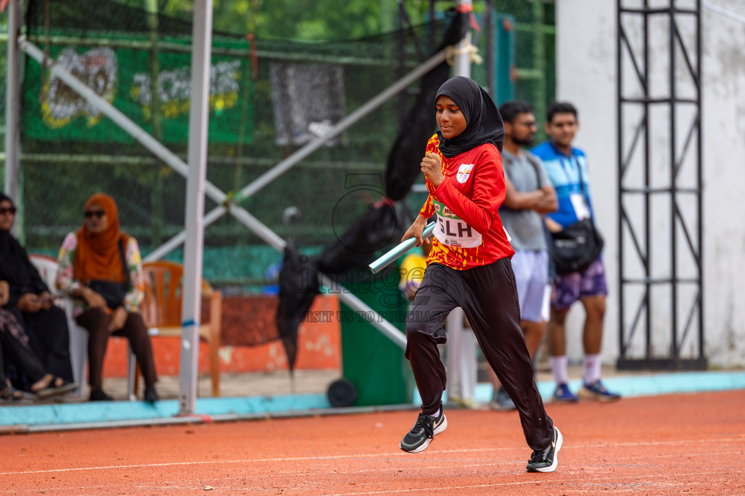 Day 6 of Inter-school Athletics Championship 2025 held in Ekuveni Synthetic Track, Male', Maldives on Sunday, 12th October 2025. Photos by: Ismail Thoriq / Images.mv
