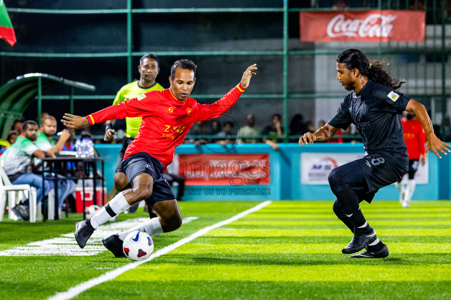 Dee Cee Jay vs Kovigoani in Semi Final of Laamehi Dhiggaru Ekuveri Futsal Challenge 2024 was held on Monday, 29th July 2024, at Dhiggaru Futsal Ground, Dhiggaru, Maldives Photos: Nausham Waheed / images.mv