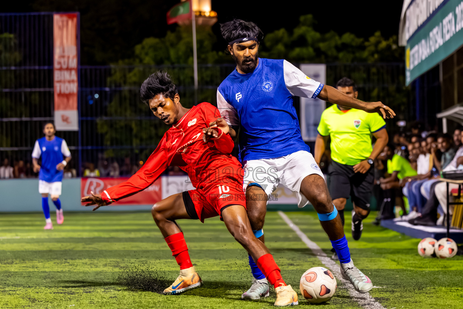Goidhoo vs Hithaadhoo in Semi Finals of Better in Baa Futsal Fiesta 2025 Men's division held in B. Eydhafushi, Maldives on Saturday, 15th November 2025. Photos: Nausham Waheed / images.mv