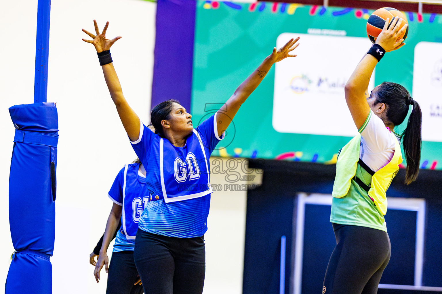 Kulhudhuffushi Youth & Recreation Club vs Club Green StreetDay 2 of 21st National Netball Tournament was held in Social Canter at Male', Maldives on Friday, 18th May 2024. Photos: Nausham Waheed / images.mv