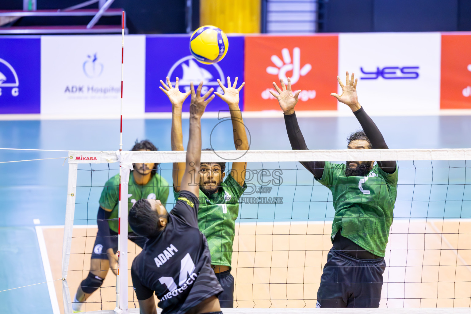 Final of MILO VAM Cup 2024 (Men's Division) was held in Social Center Indoor Hall on Monday, 4th November 2024. 
Photos: Ismail Thoriq / images.mv