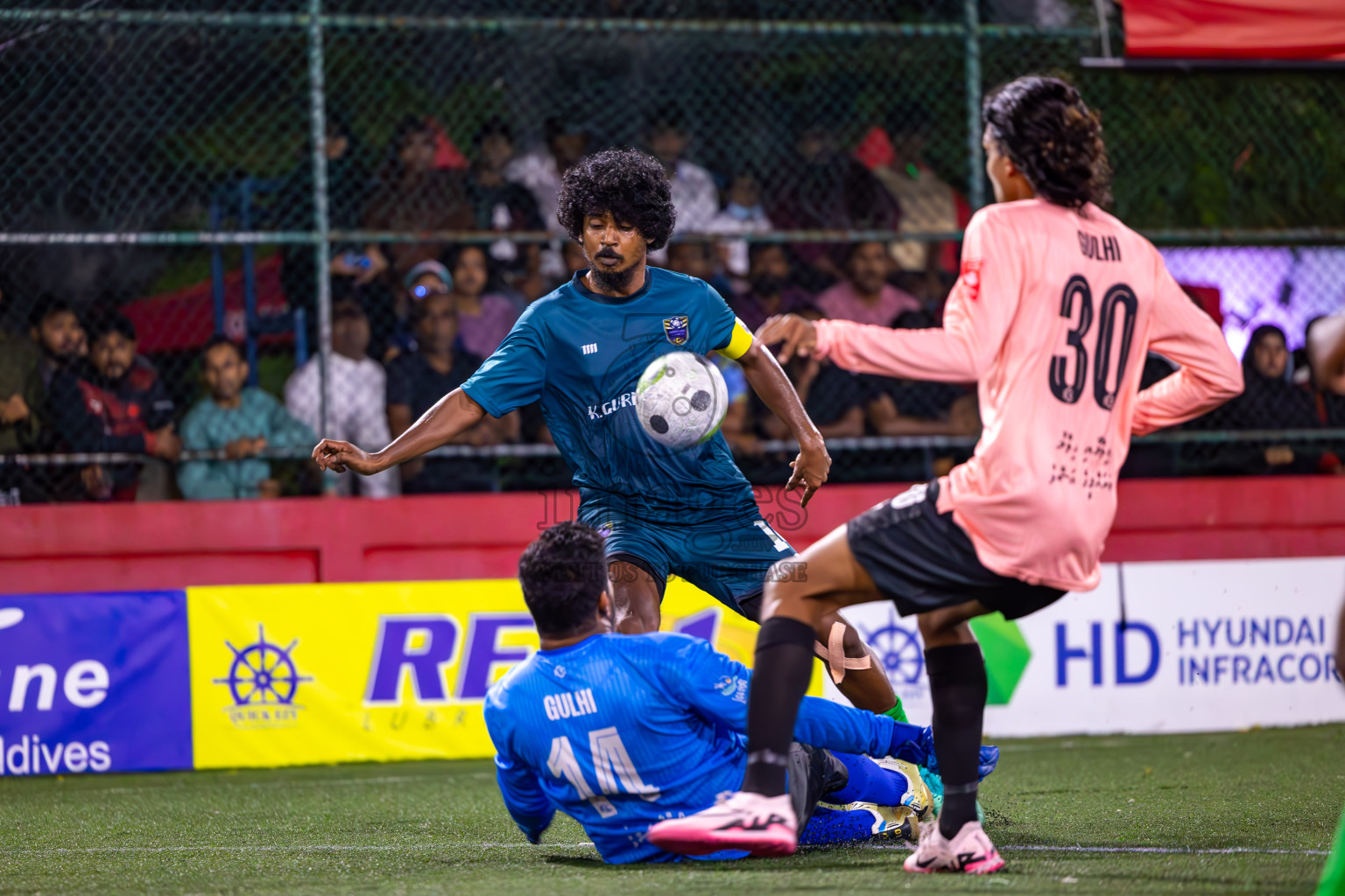 K Gulhi VS K Guraidhoo in Day 25 of Golden Futsal Challenge 2024 was held on Thursday , 8th February 2024 in Hulhumale', Maldives
Photos: Ismail Thoriq / images.mv