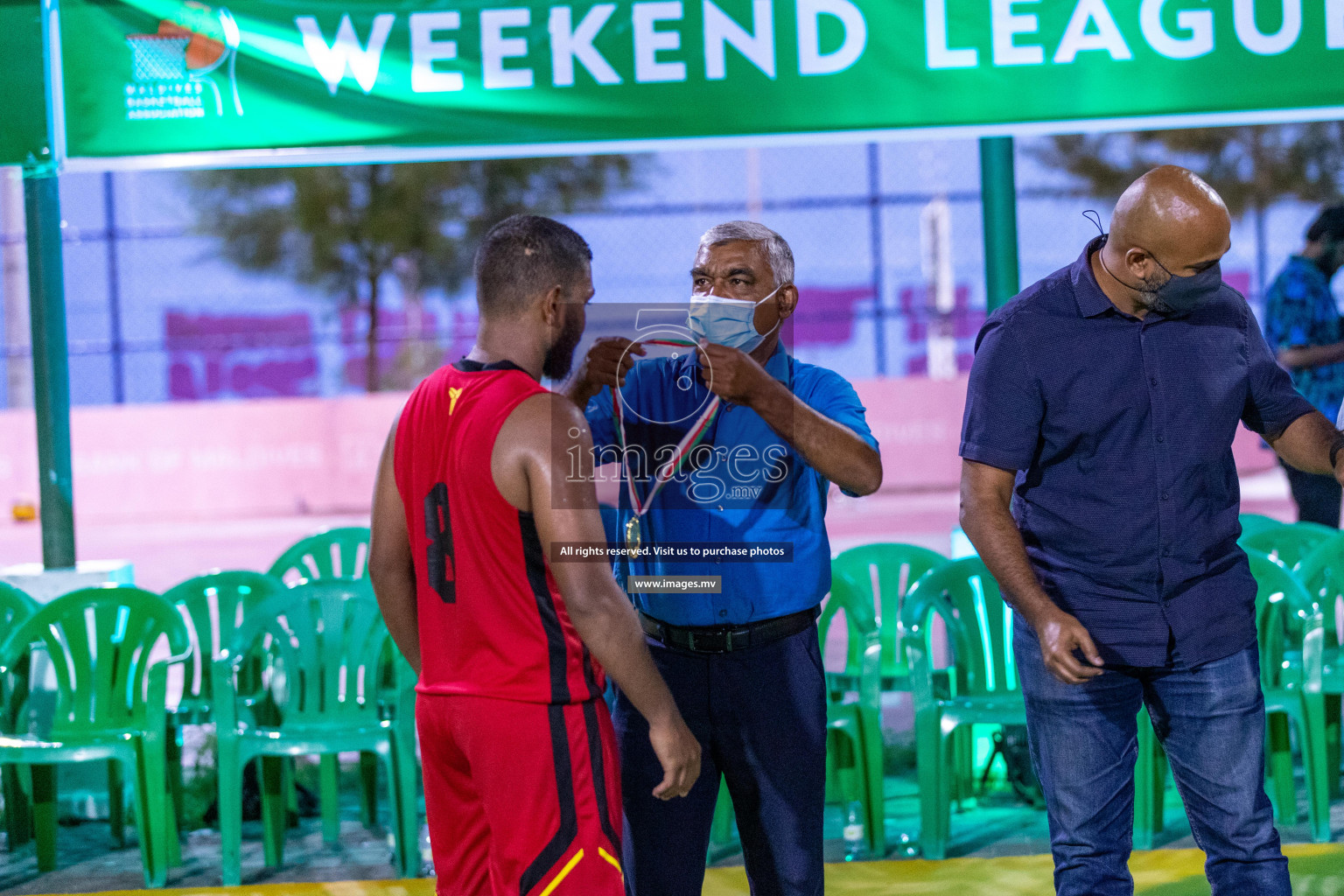 Finals of Weekend League 2021 was held on Monday, 6th December 2021, at Ekuveni Outdoor Basketball court Photos: Ismail Thoriq / images.mv