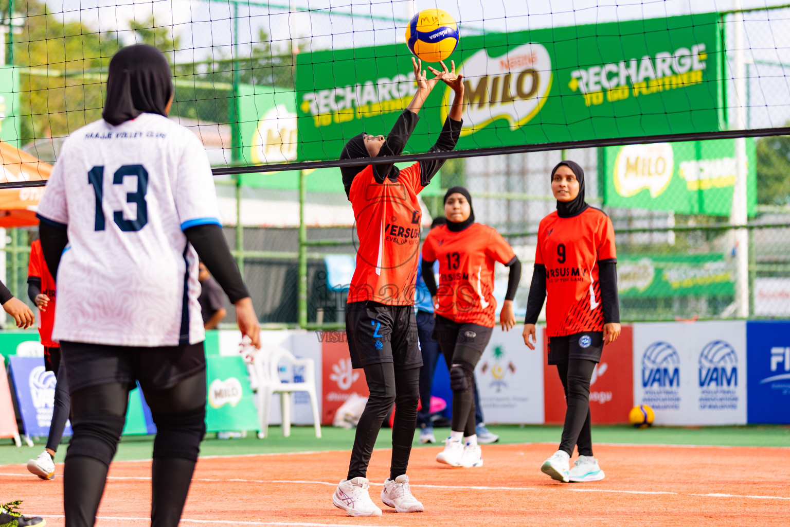 Villigili Z. Jamihyya vs Raajje Volley Club in Semi Finals of Milo National Junior Volleyball Championship 2025 Day 5 was held on Friday, 28th November 2025 at Ekuveni Turf Court Male', Maldives. Photos: Areef Adam / images.mv