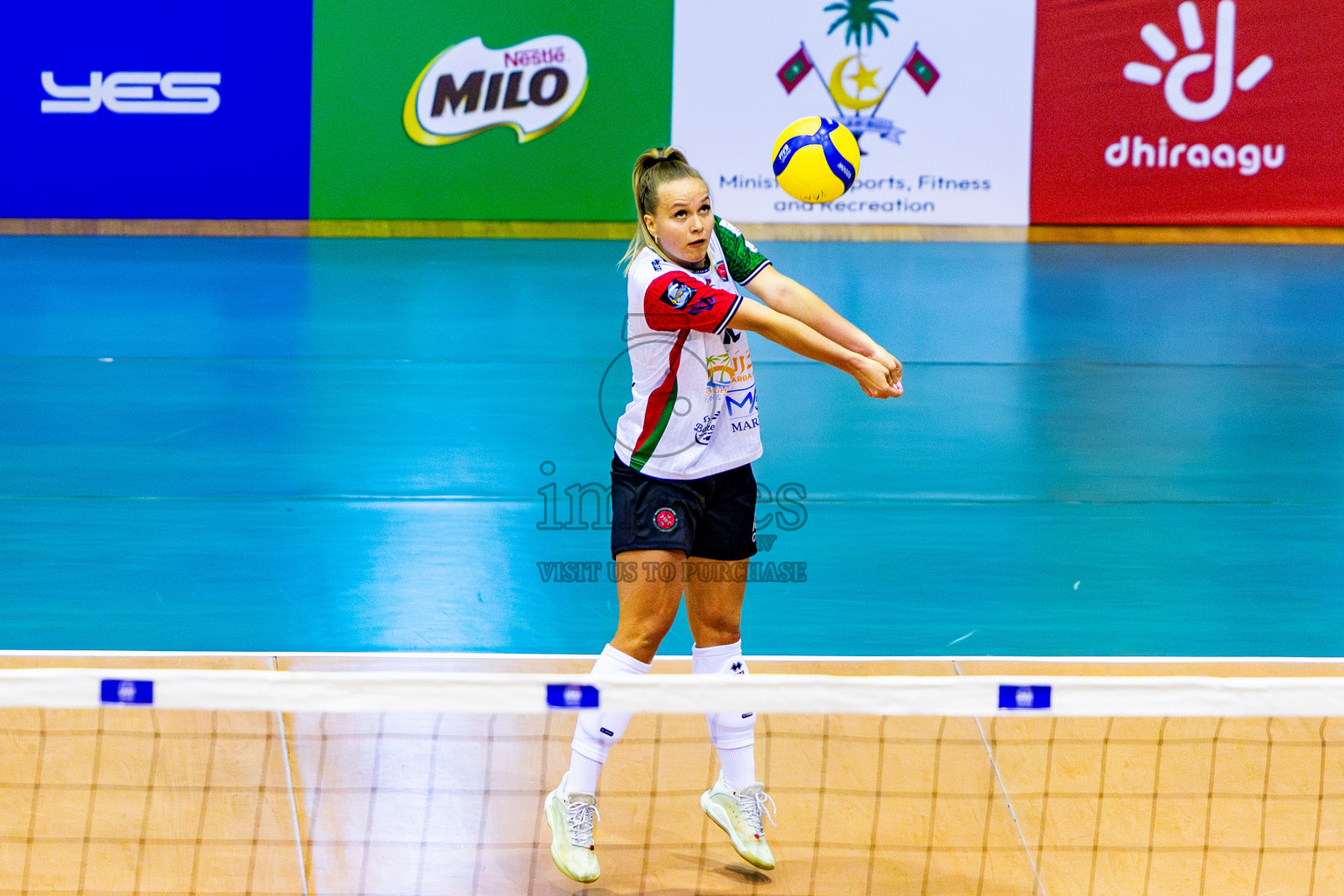 Huraa Community Club vs Flexor Sports Club in Semi Finals of Women's Division of VAM Cup 2025 held in Male', Maldives on Tuesday, 15th April 2025 at Social Center Indoor Hall Photos By: Nausham Waheed / images.mv