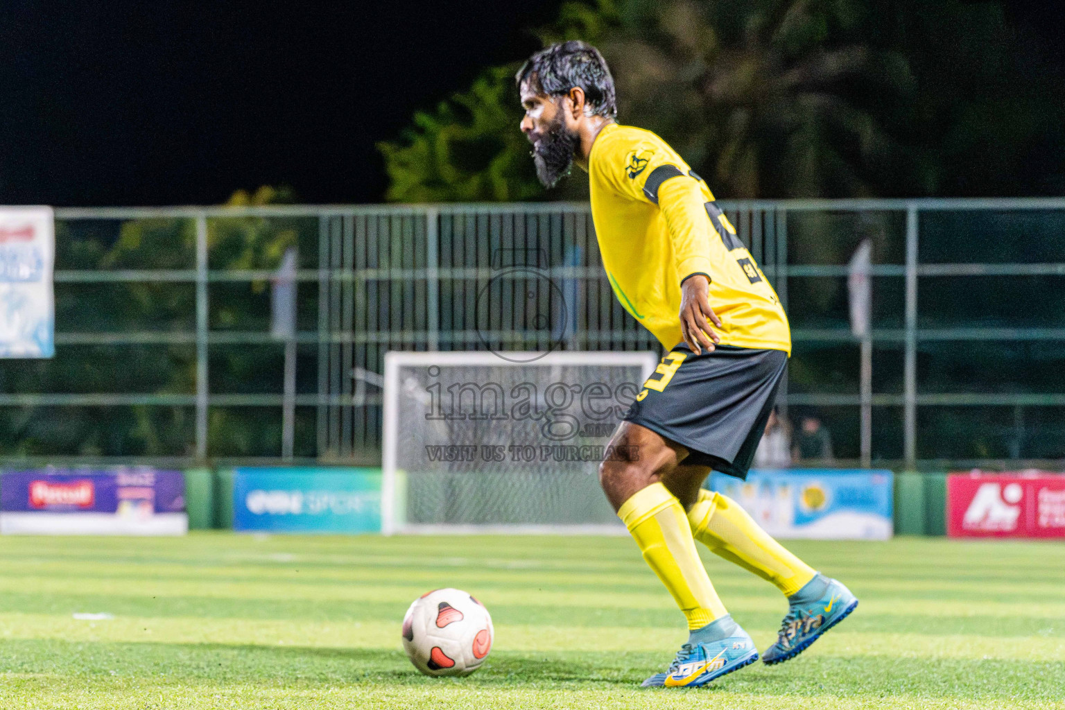 Kanmathi SC VS Kanmathi FC in Day 5 - Fonadhoo Youth Futsal Challenge 2025 held in Fonadhoo Futsal Stadium, L. Fonadhoo, Maldives on Thursday, 30th October 2025 Photos: Arif Rasheed / images.mv