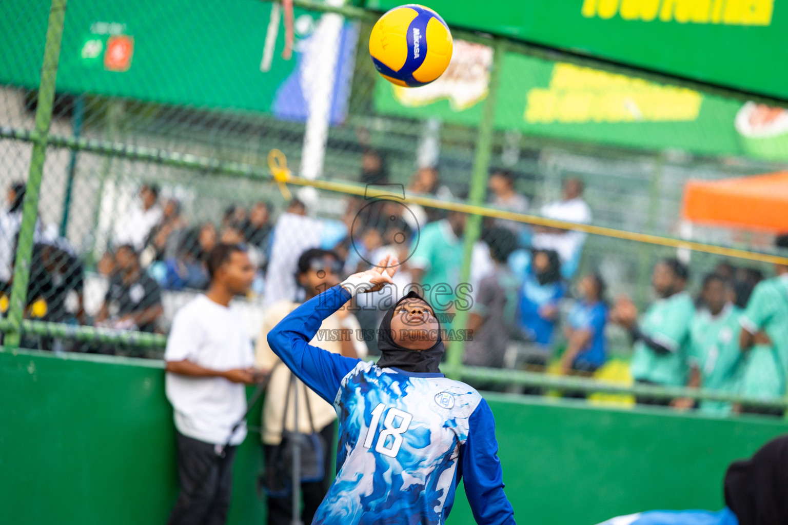 Day 5 of Interschool Volleyball Tournament 2024 was held in Ekuveni Volleyball Court at Male', Maldives on Wednesday, 27th November 2024.
Photos: Ismail Thoriq / images.mv